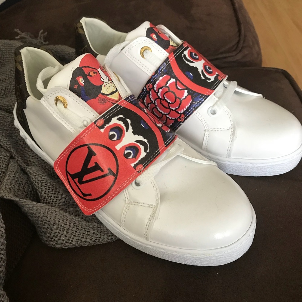 Sneakers